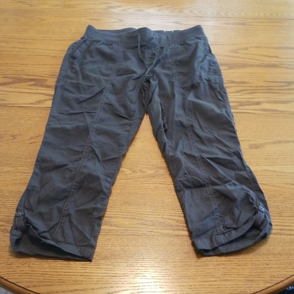 WOMENS, SIZE XS, SO CAPRIS